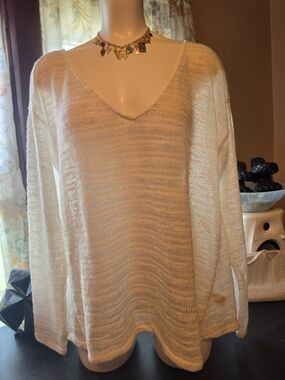 Aeropostale Cream V-Neck Lightweight Knit Sweater